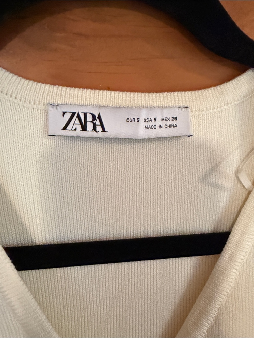 Zara Cream Sleeveless V-Neck Tank with Gold Buttons - Picture 2 of 4
